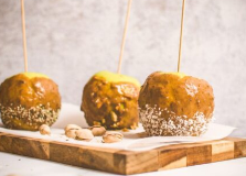 Scaramel Apples with Edible Bugs – Crunchy & Sweet Adventure Treat