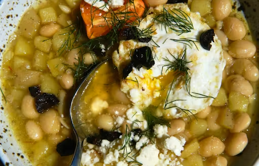 White Bean Soup with Garlic and Olive Oil