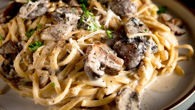 Creamy Mushroom Pasta Recipe | Rich Garlic Cream Sauce with Mushrooms