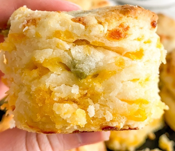 Cheddar Jalapeño Biscuits | Cheesy, Spicy and Soft Savory Homemade Treat