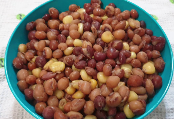 Zimbabwean Mutakura Recipe | Traditional Mixed Beans and Corn Stew