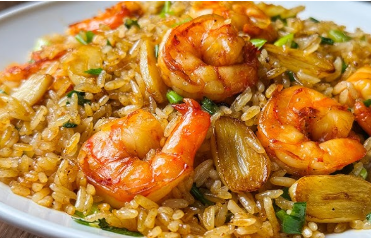 Shrimp Fried Rice |  Easy Restaurant-Style Shrimp and Vegetable Fried Rice Recipe