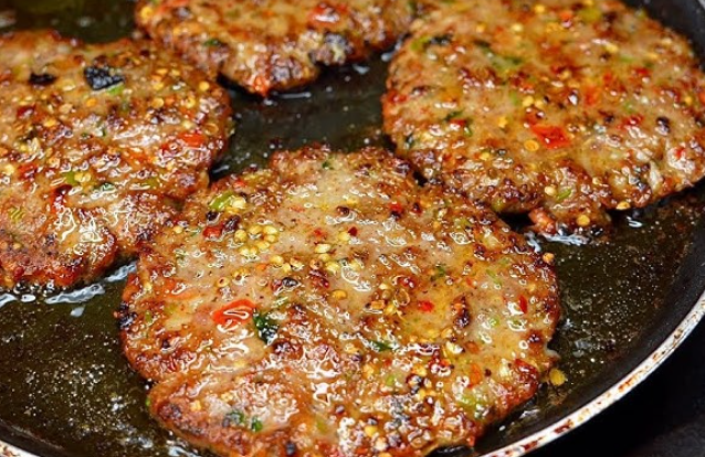 Pakistani Chapli Kebab Recipe |  Authentic Peshawari Spiced Beef Patties